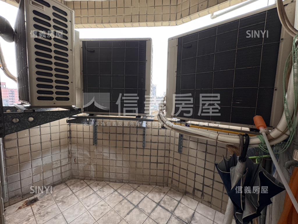 稀有三面採光明亮商辦房屋室內格局與周邊環境