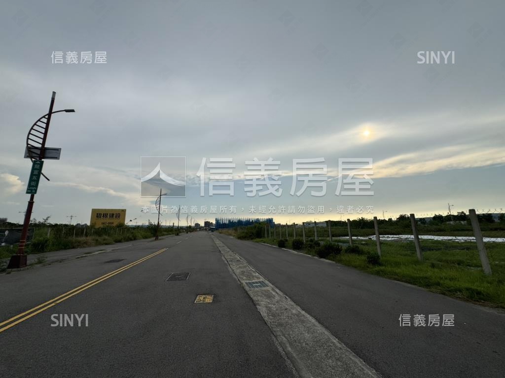 １３期樂田段雙面臨路角地房屋室內格局與周邊環境