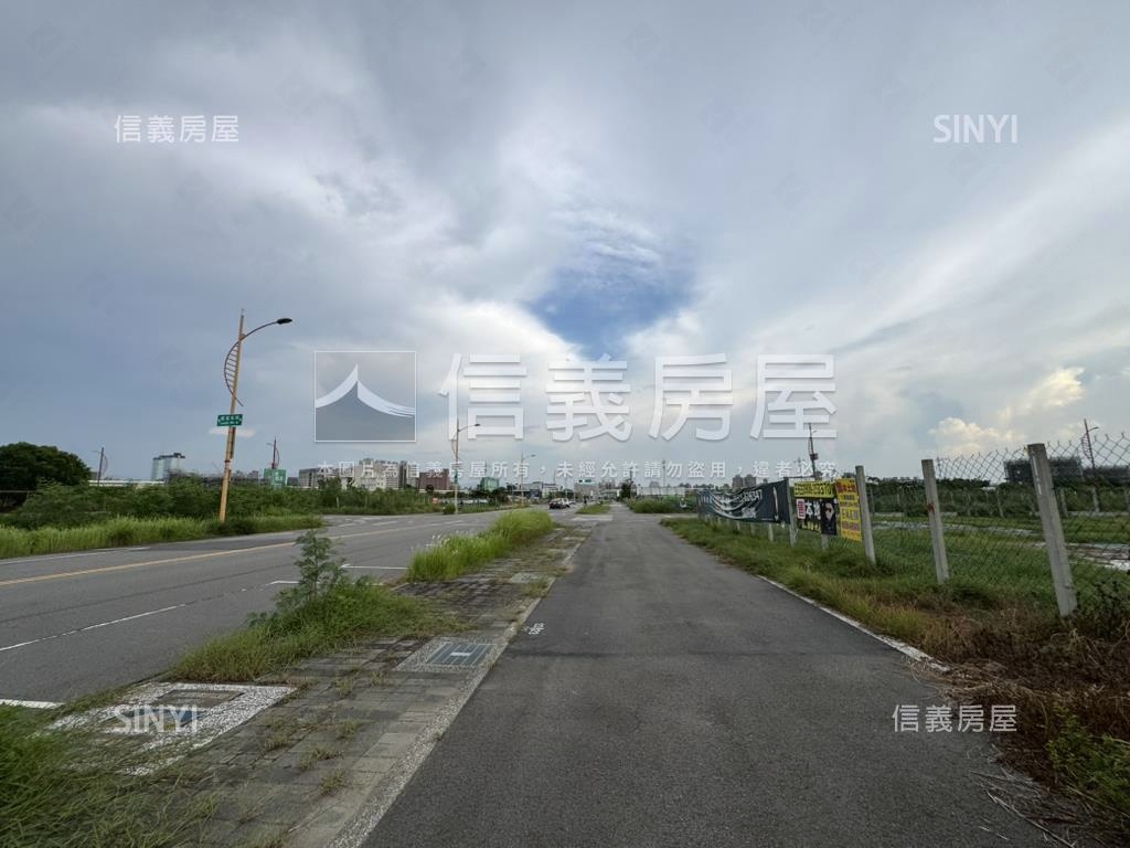 １３期樂田段雙面臨路角地房屋室內格局與周邊環境