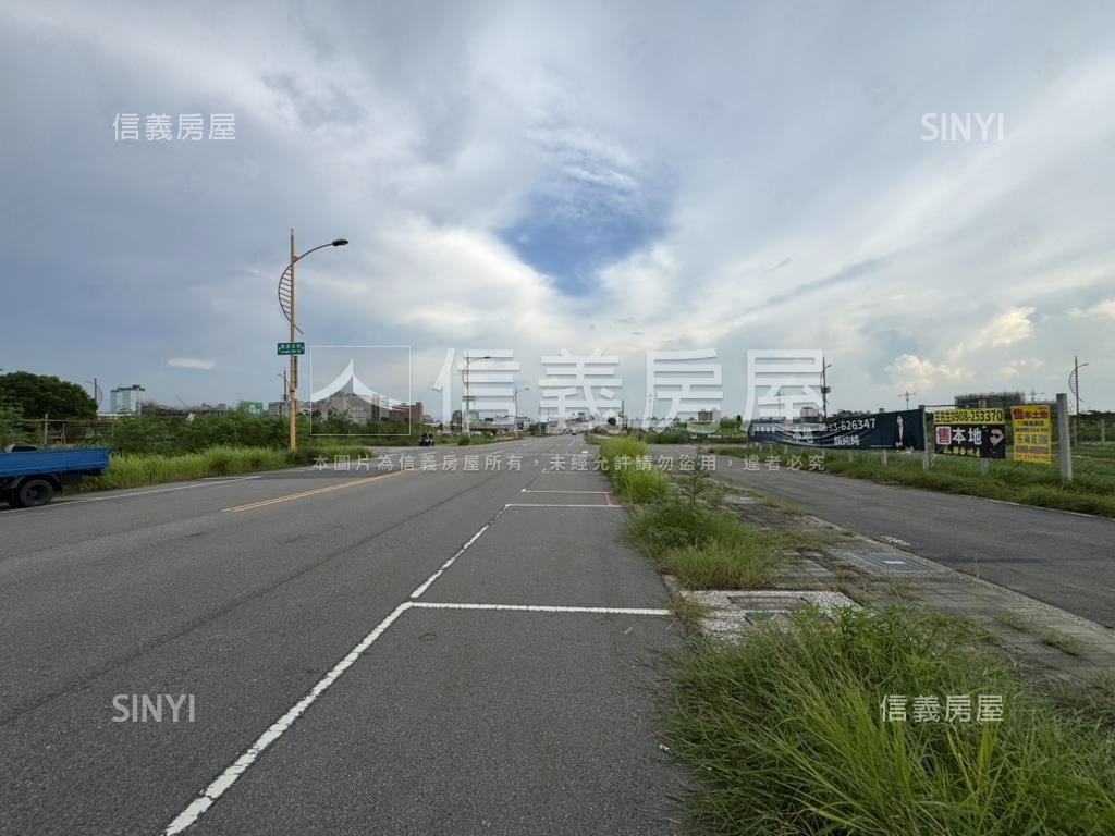 １３期樂田段雙面臨路角地房屋室內格局與周邊環境