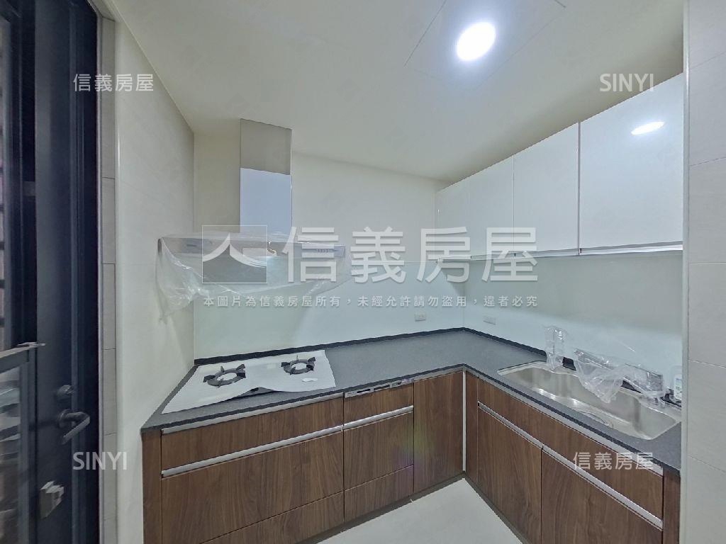 都心皇璽高樓３房車位房屋室內格局與周邊環境