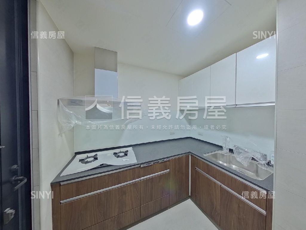 都心皇璽高樓３房車位房屋室內格局與周邊環境