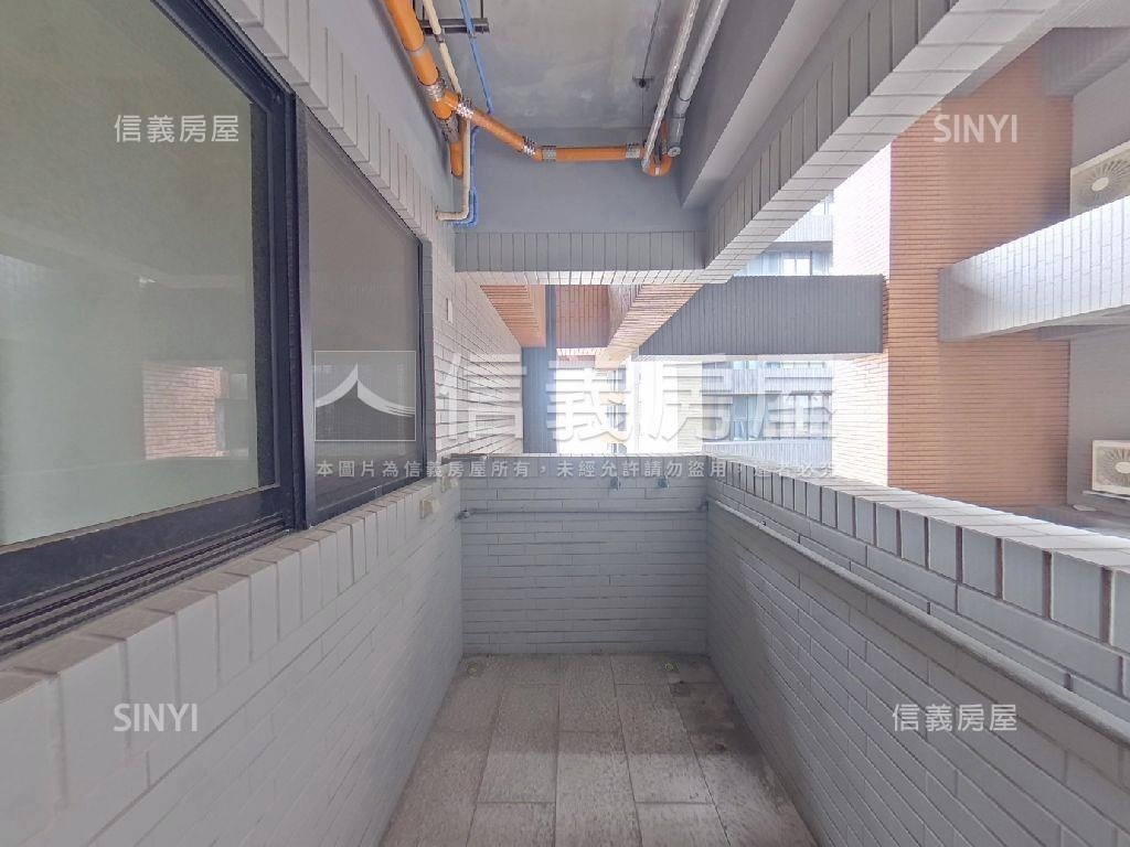 都心皇璽高樓３房車位房屋室內格局與周邊環境