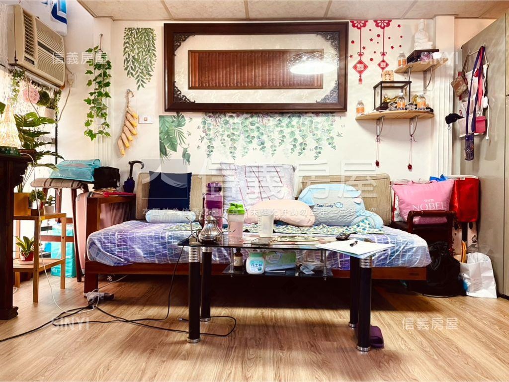 高雄站前邊間美邸房屋室內格局與周邊環境