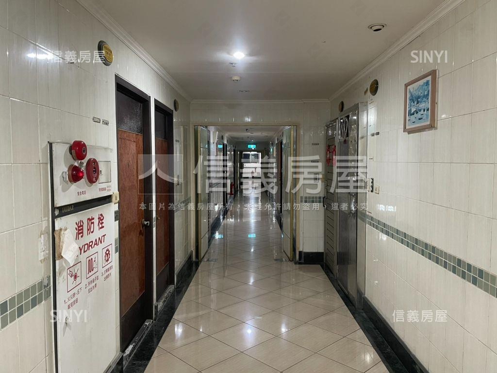 高雄站前邊間美邸房屋室內格局與周邊環境