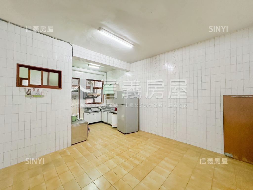 豐原朝北臨路透天房屋室內格局與周邊環境