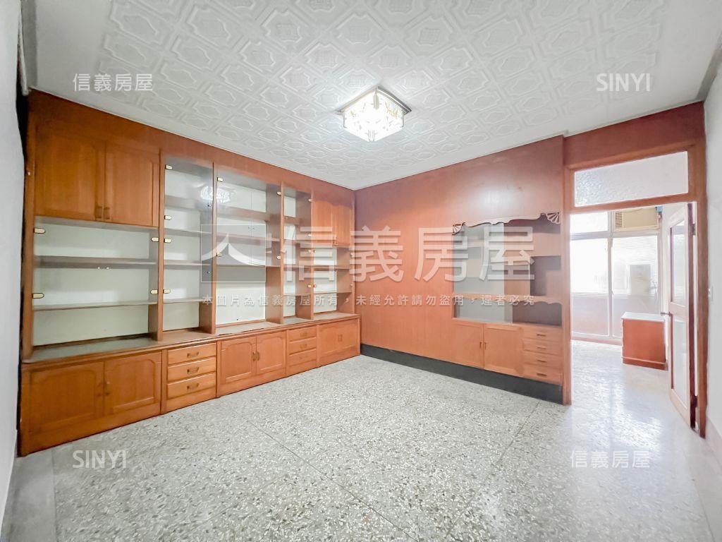 豐原朝北臨路透天房屋室內格局與周邊環境