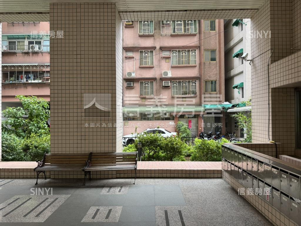 近永和國小夾層加蓋店鋪房屋室內格局與周邊環境