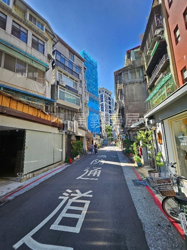 華山低總２房有頂加房屋室內格局與周邊環境