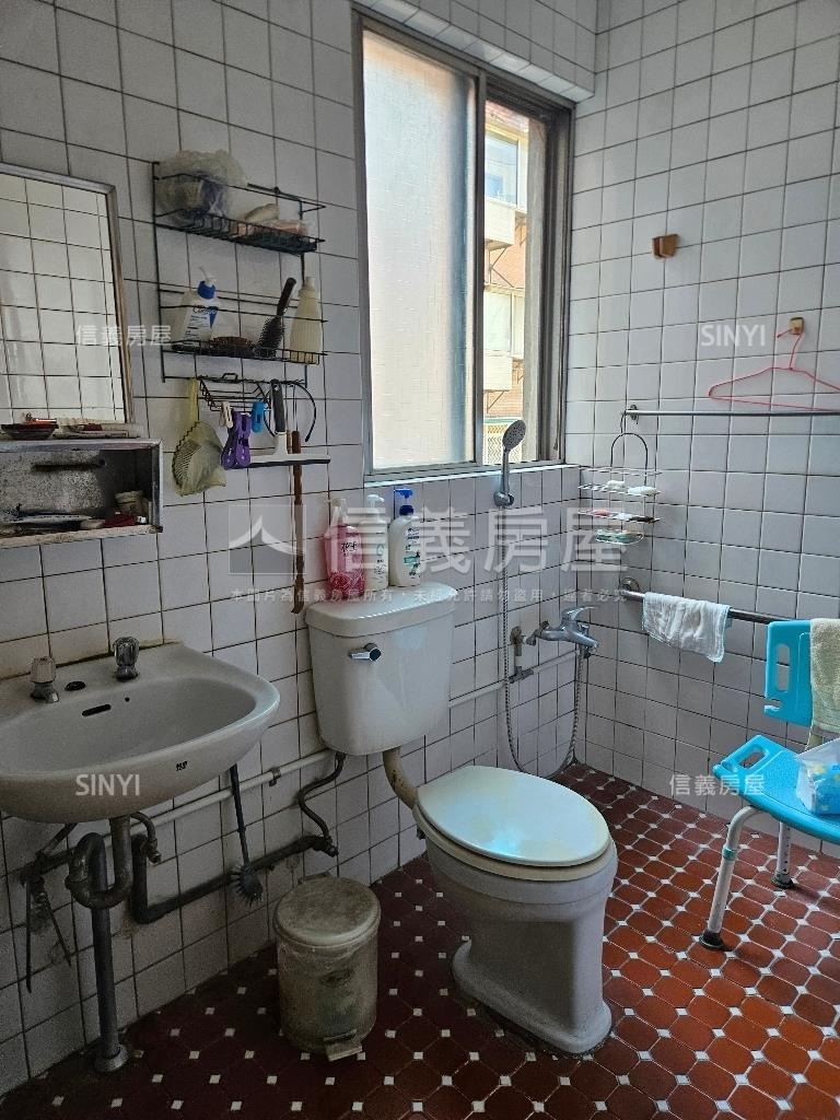 華山低總２房有頂加房屋室內格局與周邊環境