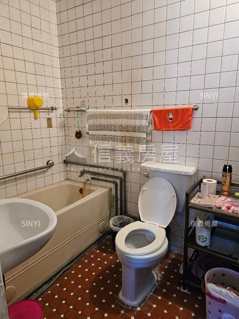 華山低總２房有頂加房屋室內格局與周邊環境