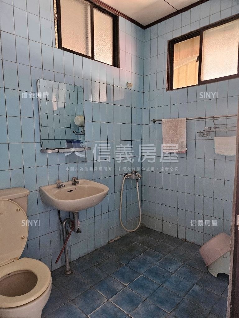 華山低總２房有頂加房屋室內格局與周邊環境