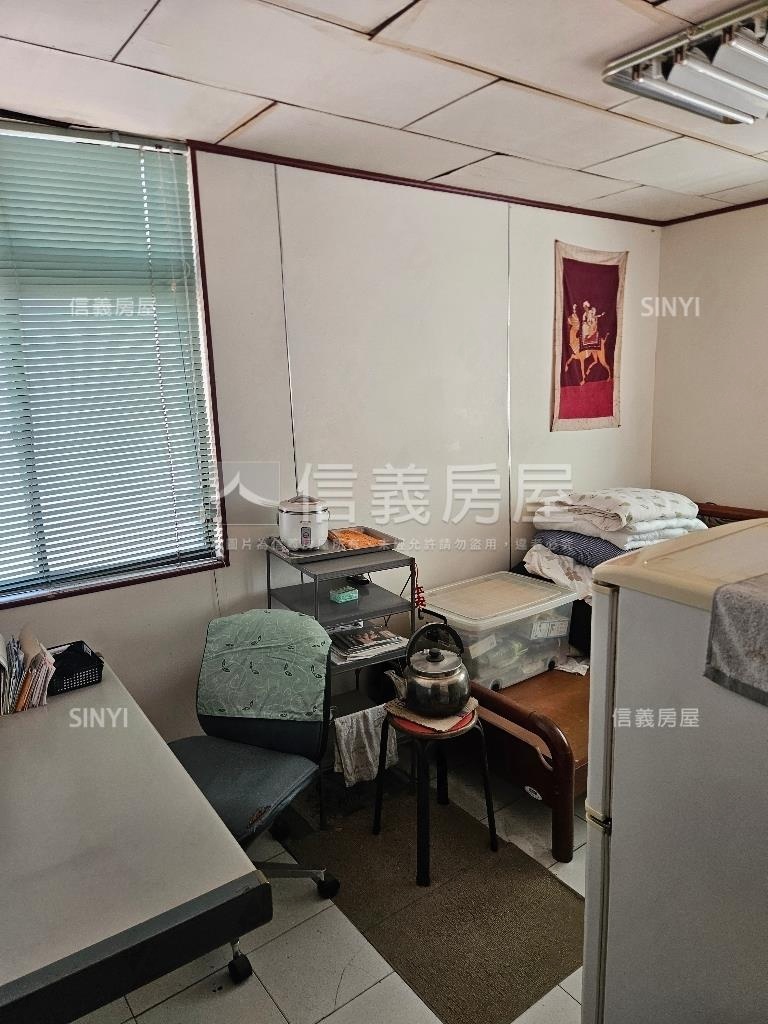 華山低總２房有頂加房屋室內格局與周邊環境