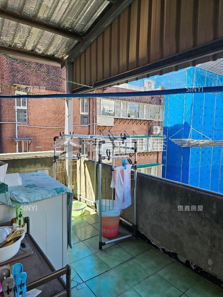 華山低總２房有頂加房屋室內格局與周邊環境