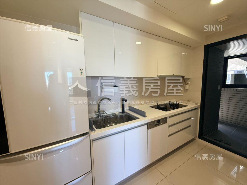 富宇愛慕朝西南美三房房屋室內格局與周邊環境
