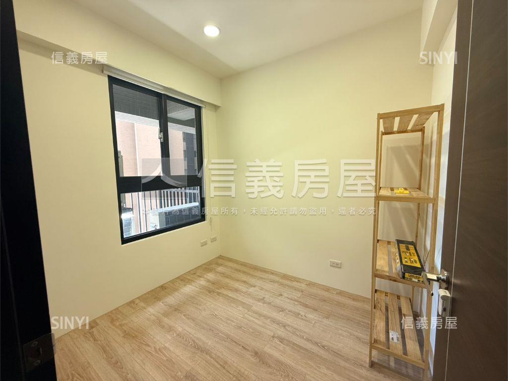 富宇愛慕朝西南美三房房屋室內格局與周邊環境
