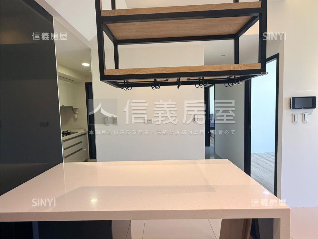富宇愛慕朝西南美三房房屋室內格局與周邊環境