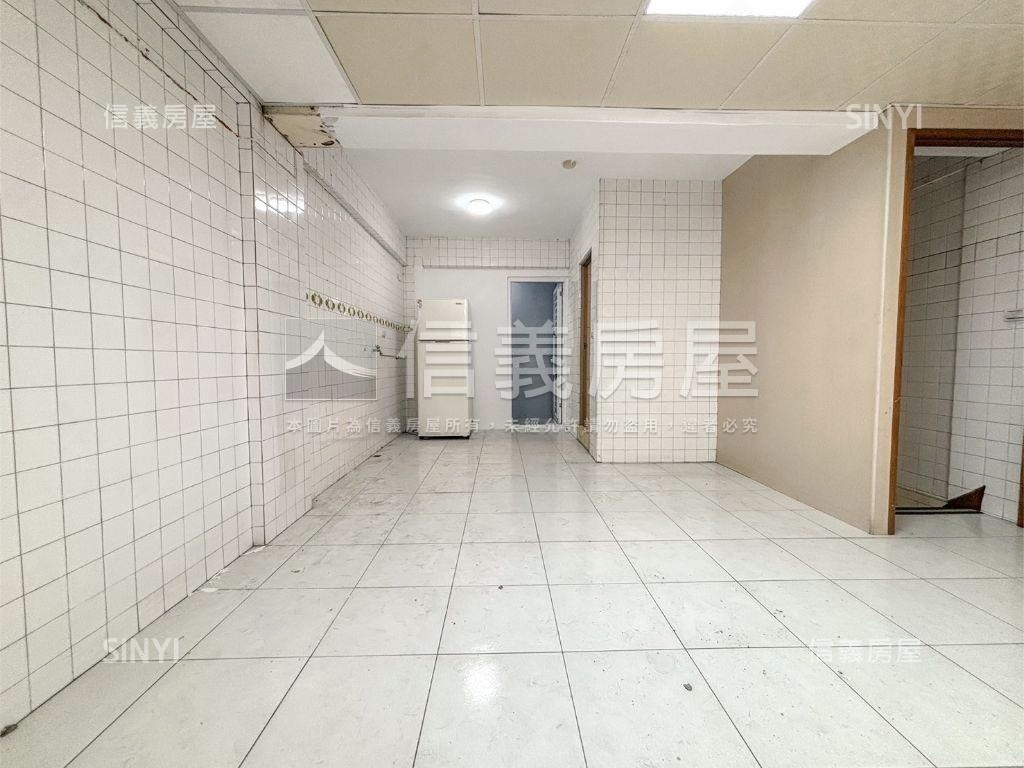 和平二路銀行旁正路店面房屋室內格局與周邊環境