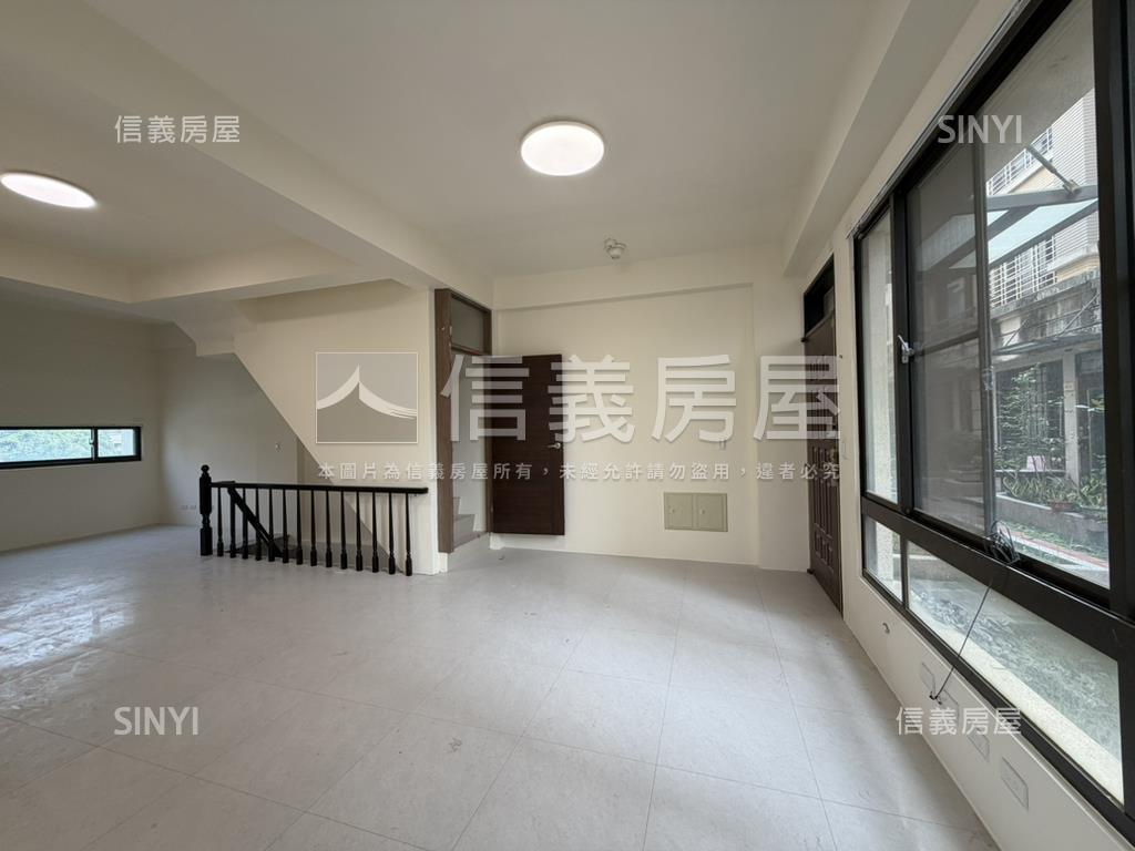 南屯精科商圈角間透店房屋室內格局與周邊環境