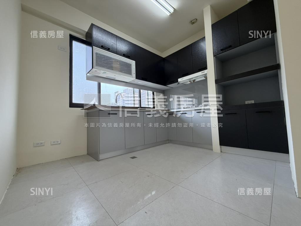 南屯精科商圈角間透店房屋室內格局與周邊環境