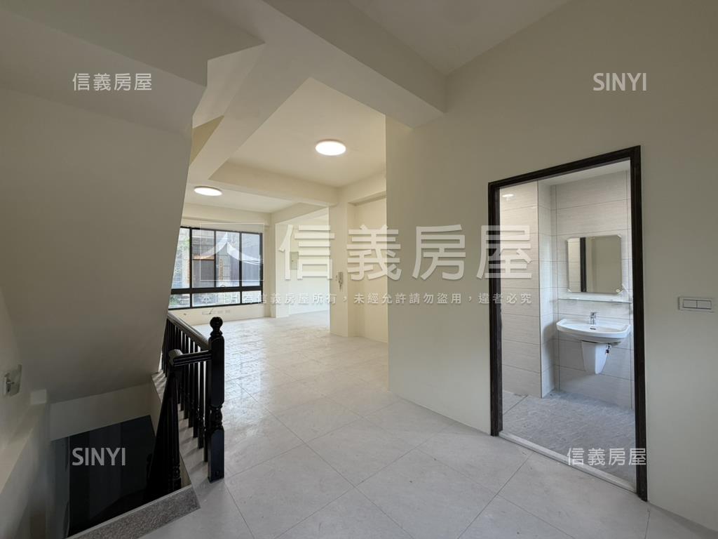 南屯精科商圈角間透店房屋室內格局與周邊環境