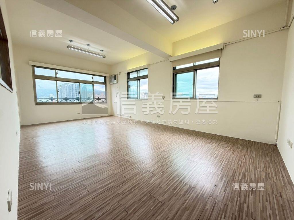 正重慶北景觀電梯雙拼邊間房屋室內格局與周邊環境