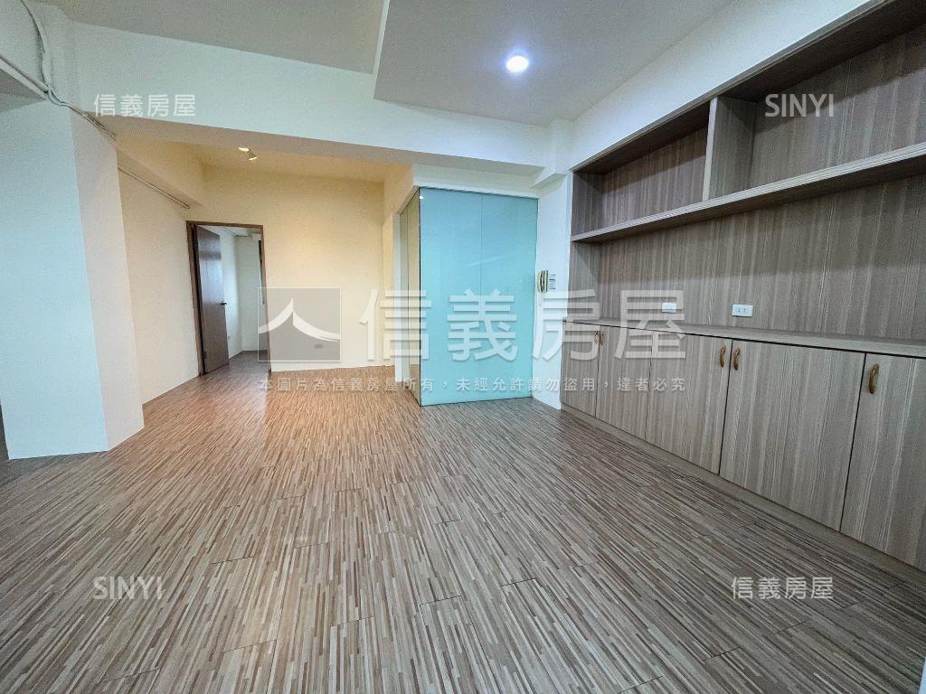 正重慶北景觀電梯雙拼邊間房屋室內格局與周邊環境