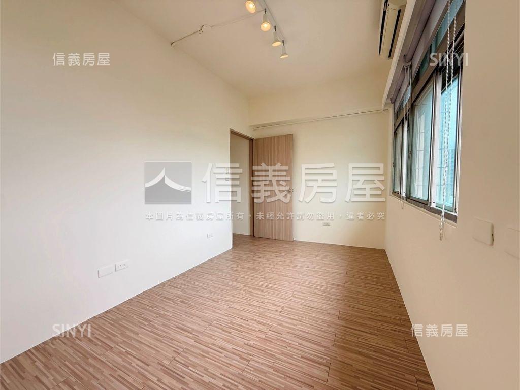 正重慶北景觀電梯雙拼邊間房屋室內格局與周邊環境