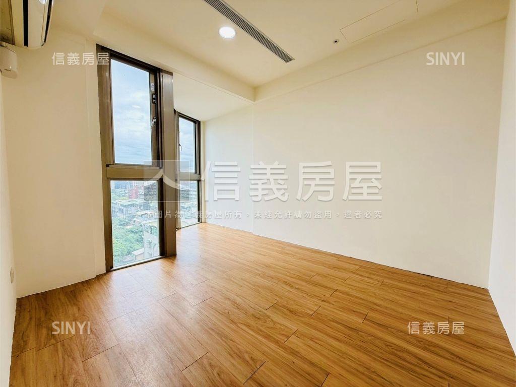 正重慶北景觀電梯雙拼邊間房屋室內格局與周邊環境