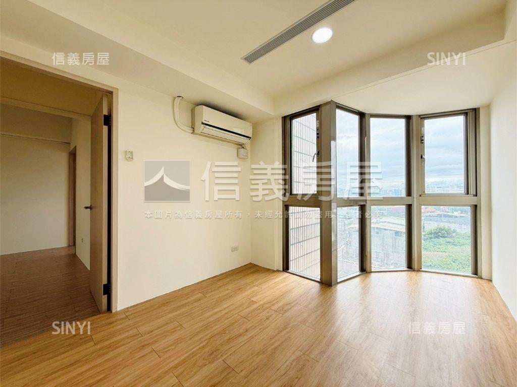 正重慶北景觀電梯雙拼邊間房屋室內格局與周邊環境