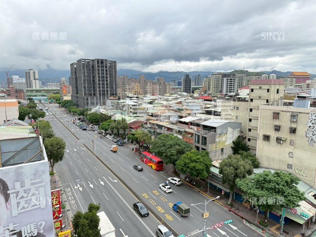 正重慶北景觀電梯雙拼邊間房屋室內格局與周邊環境