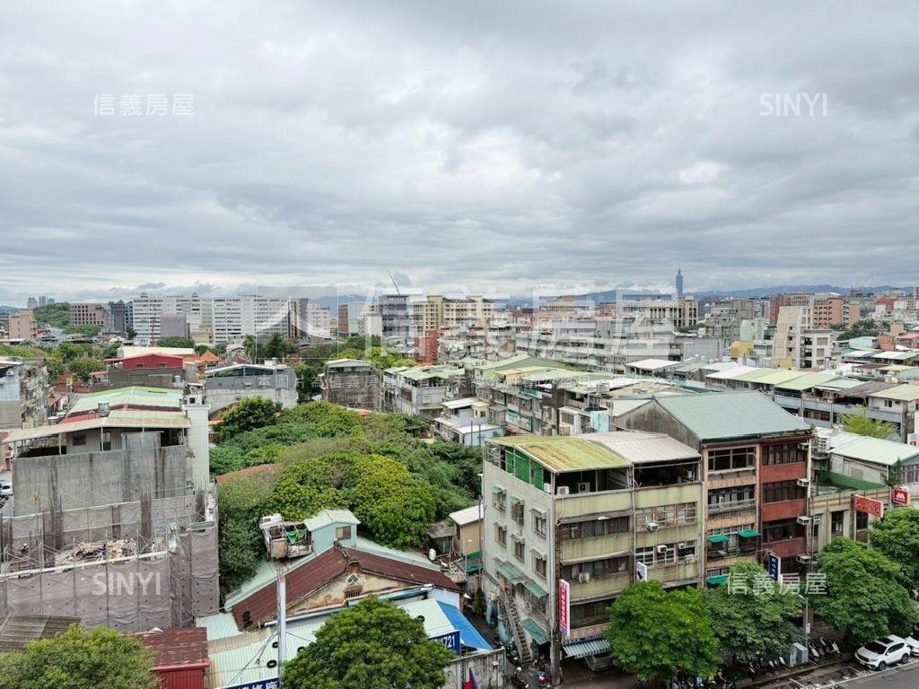 正重慶北景觀電梯雙拼邊間房屋室內格局與周邊環境