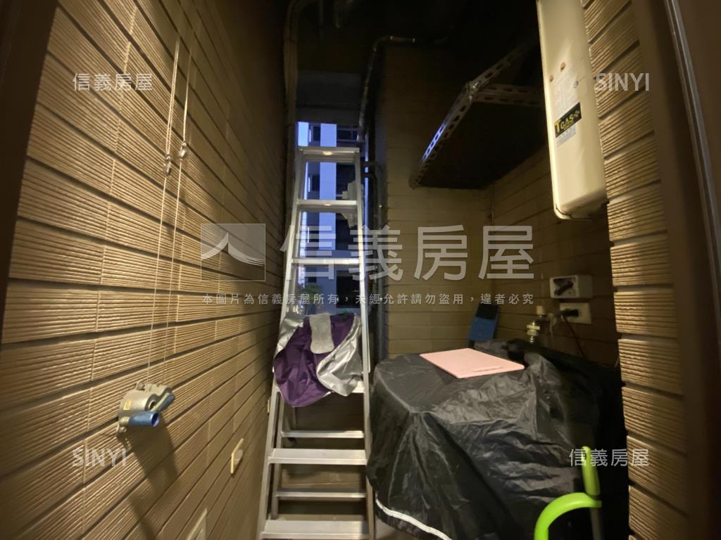 雙敦電梯邊間２房車位房屋室內格局與周邊環境