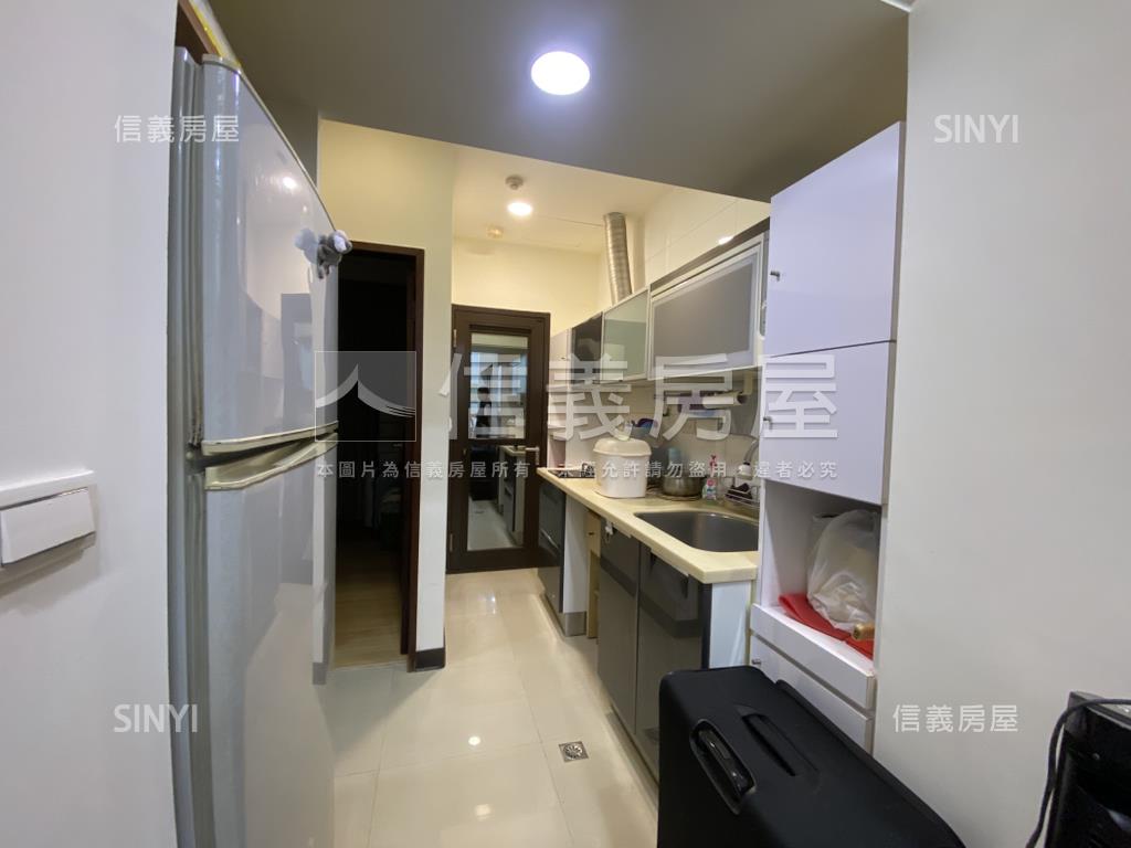 雙敦電梯邊間２房車位房屋室內格局與周邊環境