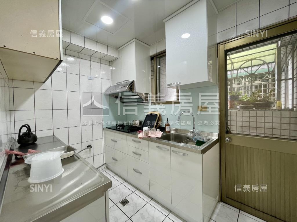 台中高農旁四房房屋室內格局與周邊環境