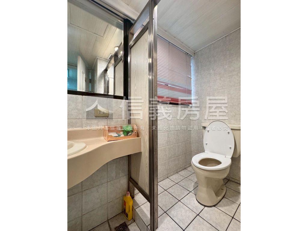 精選世貿邊間帷幕氣派辦公房屋室內格局與周邊環境