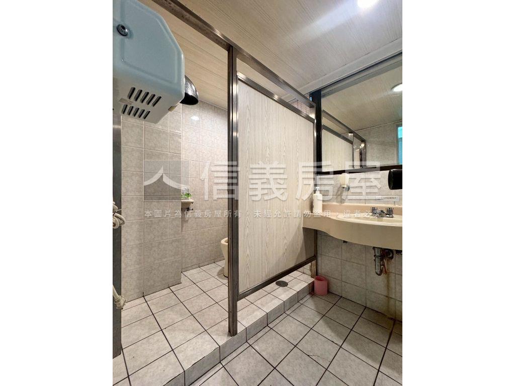 精選世貿邊間帷幕氣派辦公房屋室內格局與周邊環境