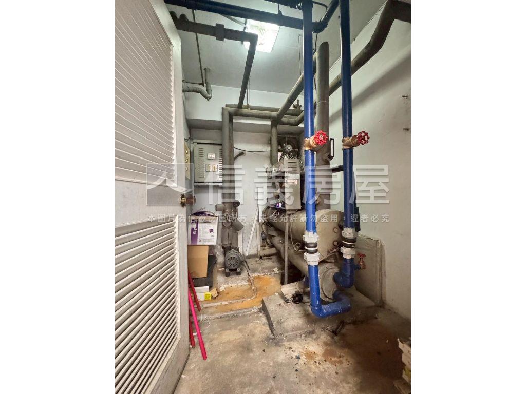 精選世貿邊間帷幕氣派辦公房屋室內格局與周邊環境