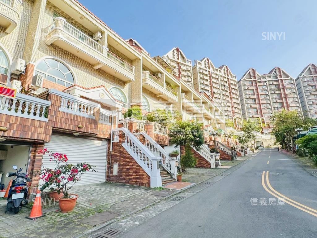 社區型別墅便利停車有露臺房屋室內格局與周邊環境