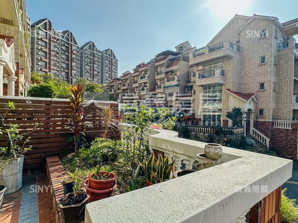 社區型別墅便利停車有露臺房屋室內格局與周邊環境