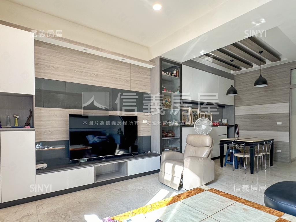 社區型別墅便利停車有露臺房屋室內格局與周邊環境