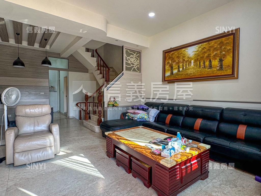 社區型別墅便利停車有露臺房屋室內格局與周邊環境