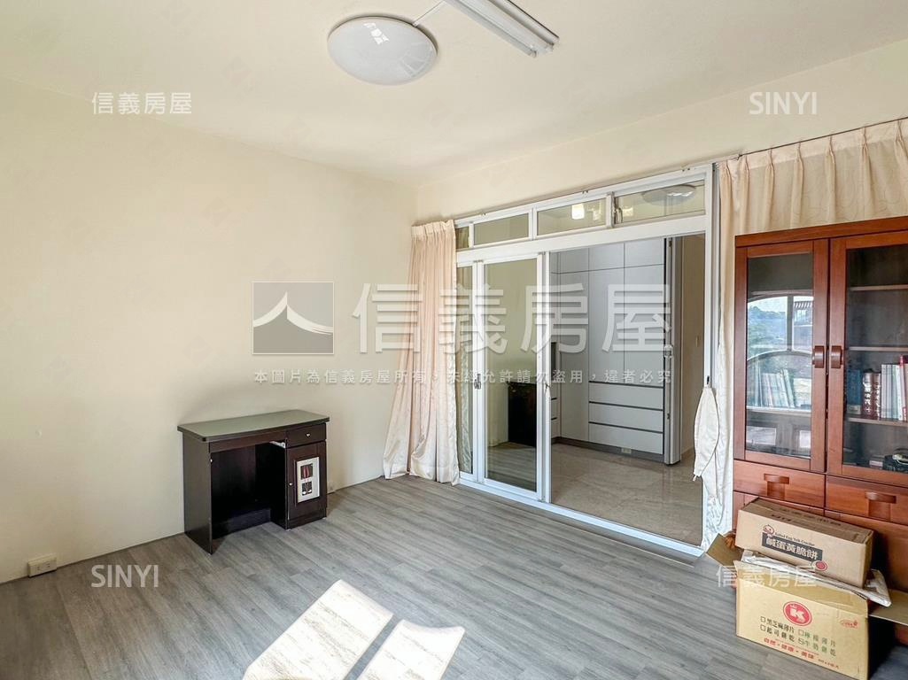 社區型別墅便利停車有露臺房屋室內格局與周邊環境