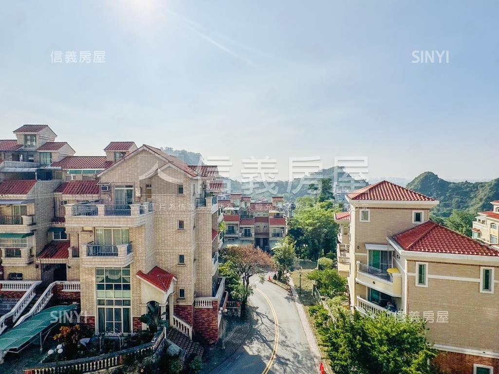 社區型別墅便利停車有露臺房屋室內格局與周邊環境