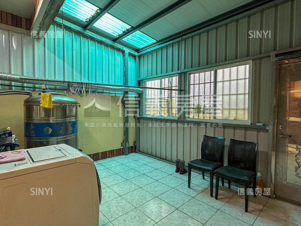 社區型別墅便利停車有露臺房屋室內格局與周邊環境