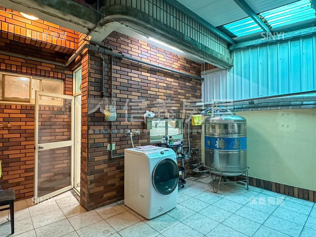 社區型別墅便利停車有露臺房屋室內格局與周邊環境