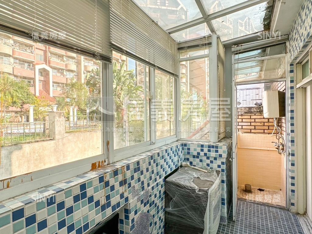 社區型別墅便利停車有露臺房屋室內格局與周邊環境