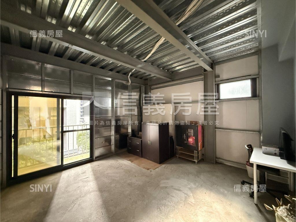 夯北屯稀有低總臨路透店房屋室內格局與周邊環境