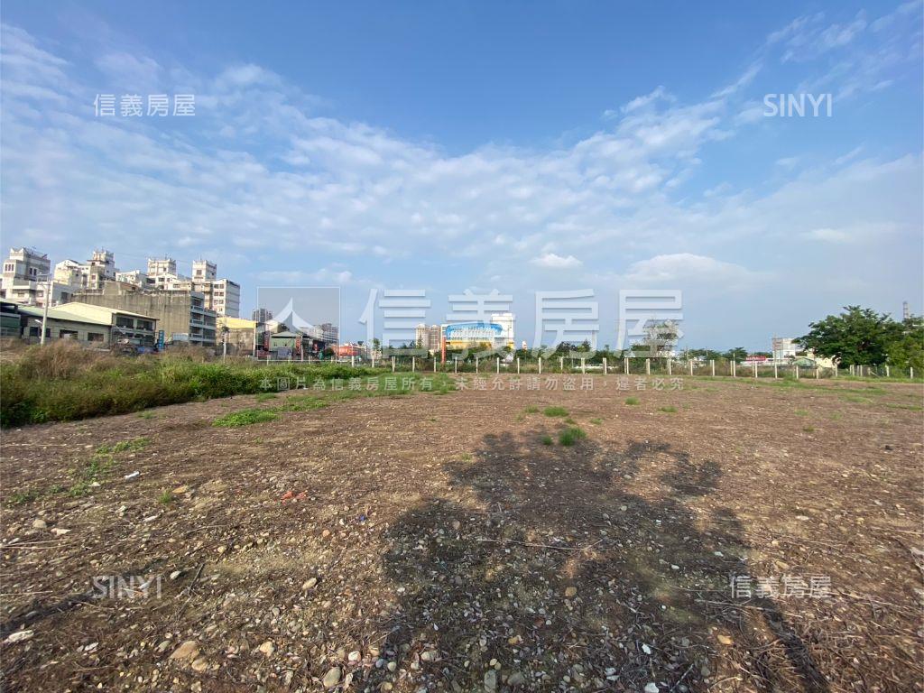 十五期商業區土地房屋室內格局與周邊環境