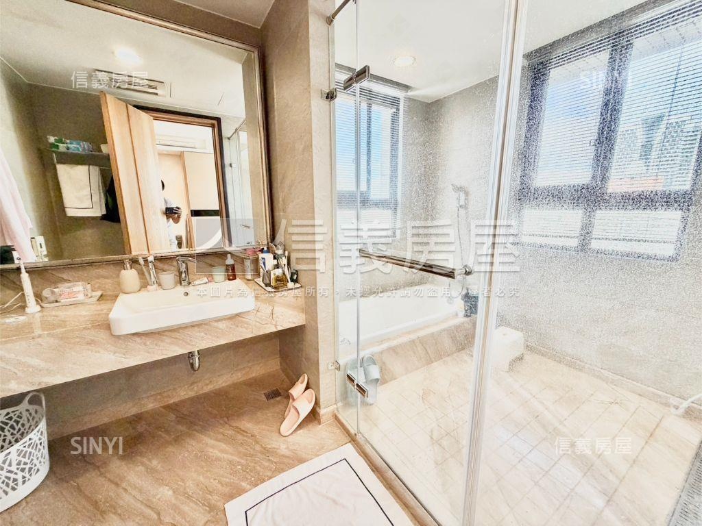 國泰雙璽高樓４房雙車位房屋室內格局與周邊環境